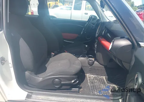 2010 Mini Cooper z USA, uszkodzony, nr VIN WMWMF3C50ATZ26274